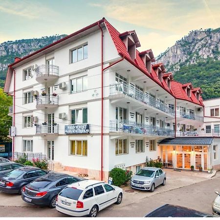 伯伊莱海尔库拉内 Artemis酒店 外观 照片
